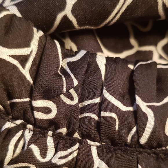 Coldwater Creek plus B/W floral outline tank 1X - Picture 4 of 4